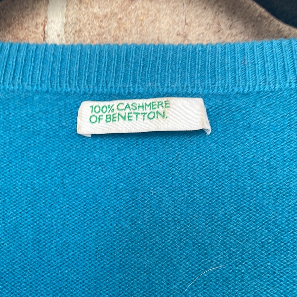 Teal Cashmere V-Neck Knit Sweater - Picture 7 of 7